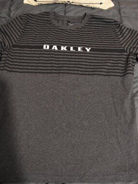 Oakley Striped Tee Shirt Size M